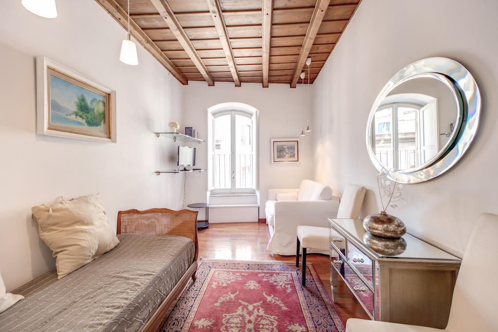 Juliet In Rome 1 Apartment Стая снимка